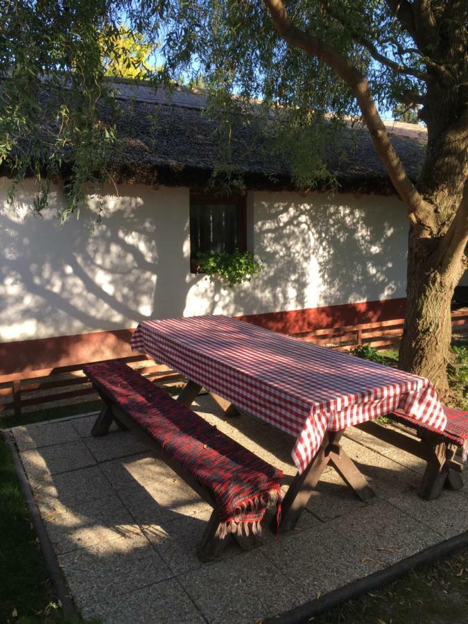 Balatonkenesei Nadfedeles Lovas Vendeghaz Villa Buitenkant foto